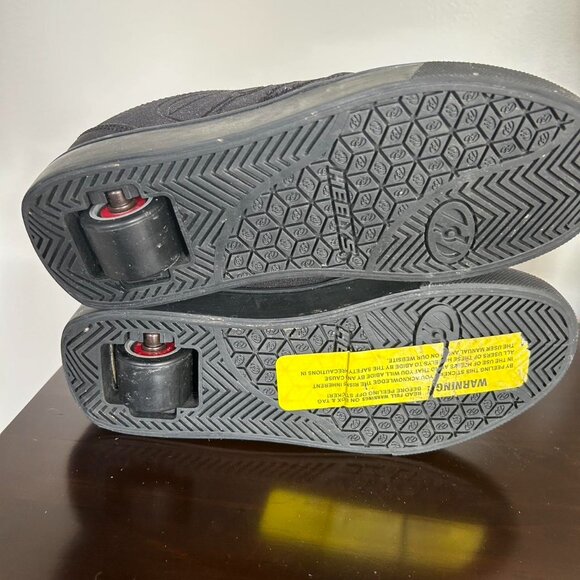 Heelys All Black Unisex Skate Shoes, Youth Size 5 - Picture 3 of 3